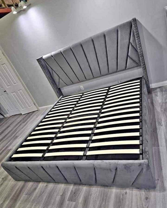 Bay storage Lifted Bed